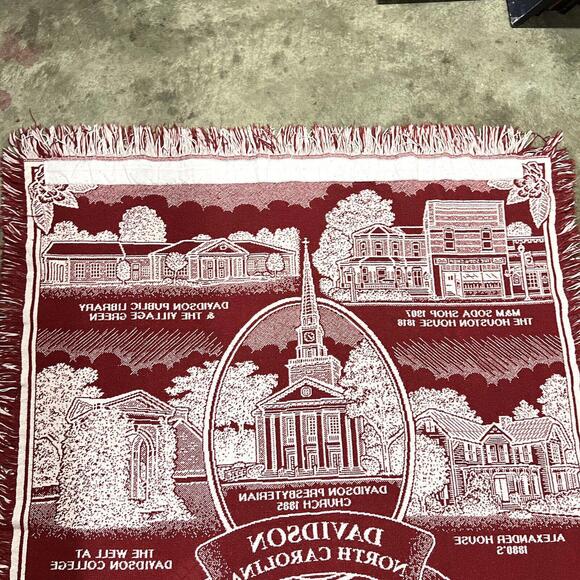 VTG Davidson North Carolina NC Locations Throw Blanket Woven Acrylic Red White - Picture 14 of 15
